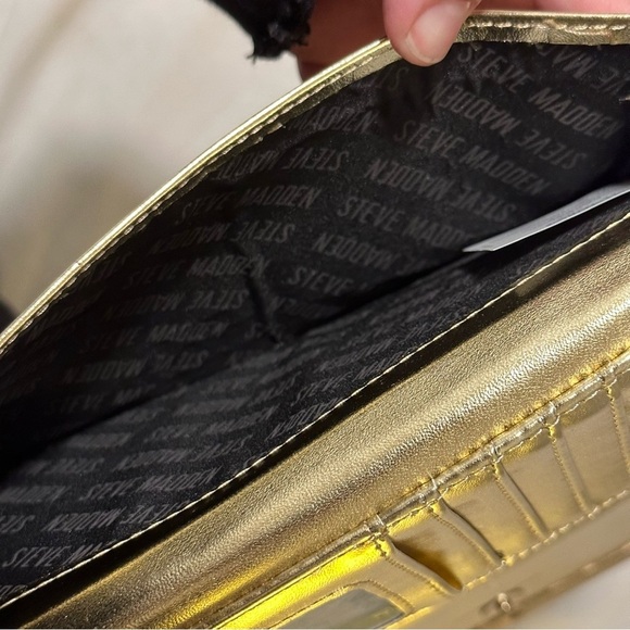 STEVE MADDEN BLUSH WILD FLOWERS DESIGN WALLET - Picture 6 of 15